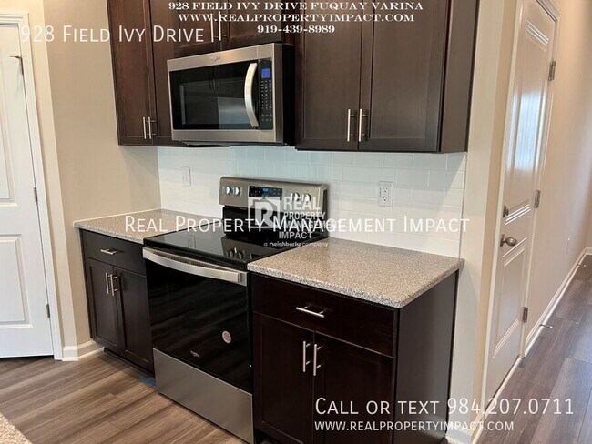 Building Photo - 928 Field Ivy Dr