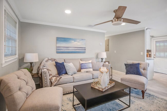 Building Photo - 237 N Bowlan St