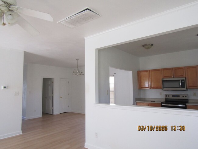 Building Photo - Great Home!