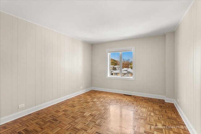 Building Photo - 10323 Canterbury St