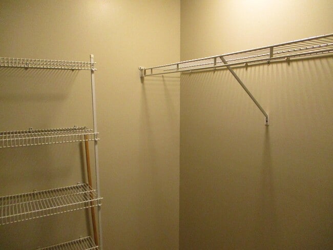 Building Photo - Townhome in Evans