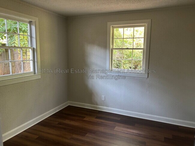 Building Photo - 1321 Drewery Ave
