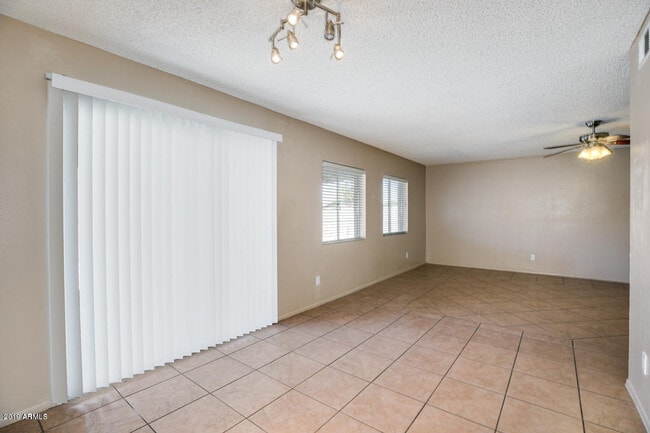 Building Photo - 10640 N 66th Ave