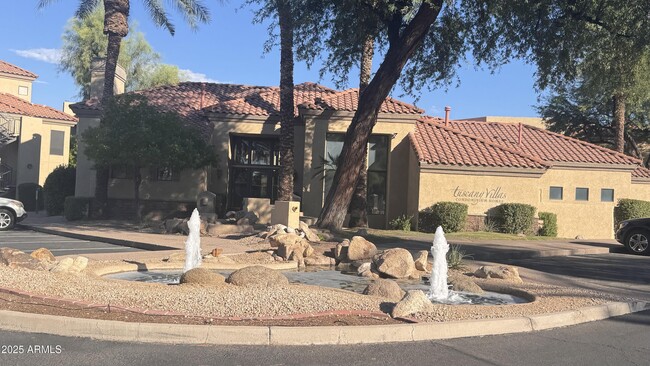Building Photo - 4925 E Desert Cove Ave