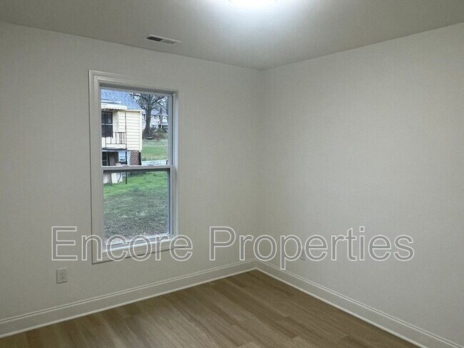 Building Photo - 1115 Grace Ave