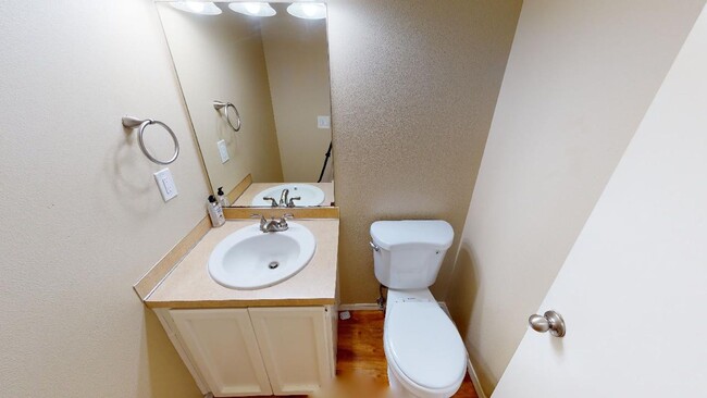 Building Photo - Tigard, Morning Hill - Summer Lake Neighborhood, Pet Friendly