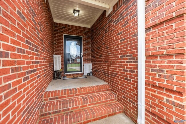 Building Photo - 25850 Iron Gate Dr