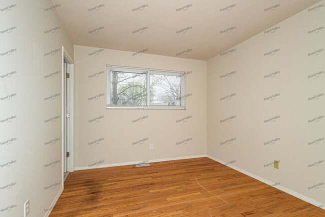 Building Photo - 2740 Radcliffe Dr