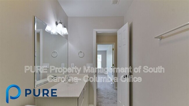 Building Photo - 229 Kenmore Park Dr