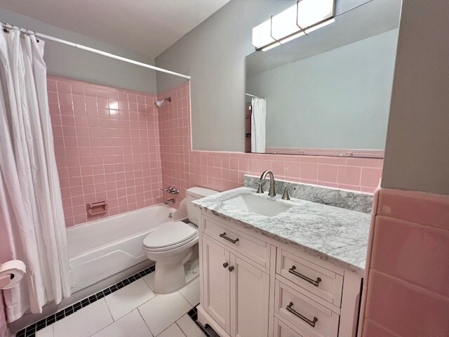 Building Photo - 1002 Willow Dr