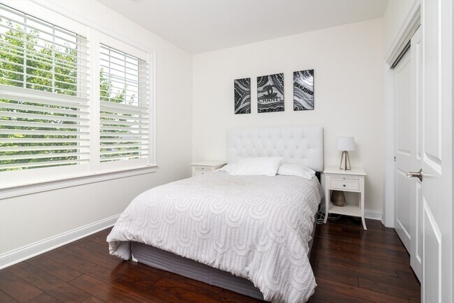 Building Photo - 115 Halsted Dr