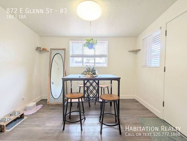 Building Photo - 872 E Glenn St