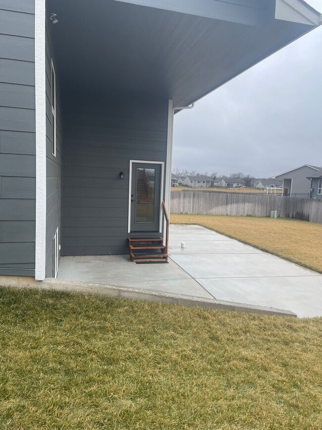 Building Photo - 3419 Laughlin St