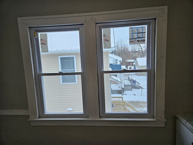 Building Photo - 3378 E 134th St