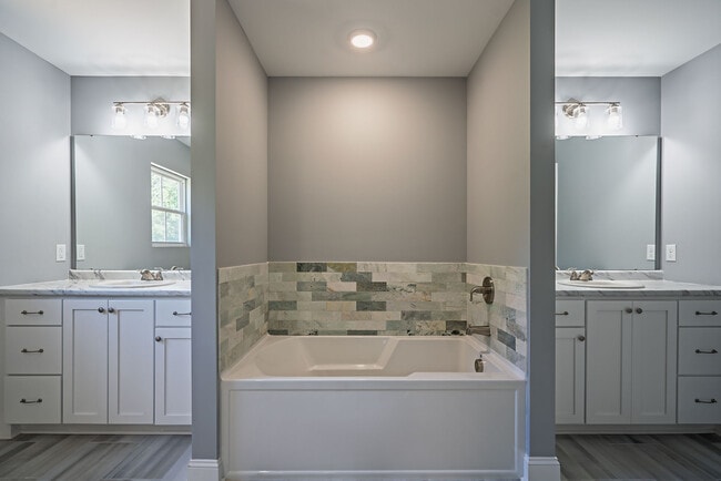 Building Photo - 281 Cypress Creek Dr NE