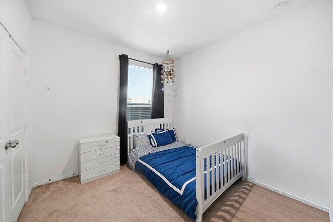 Building Photo - 16306 Fontana Ct