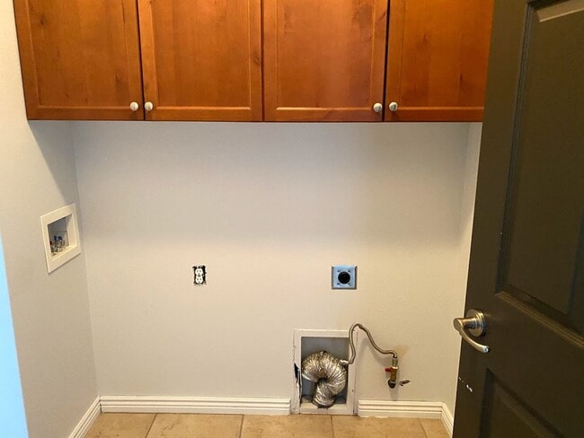 Building Photo - Cedar Crossing Townhome