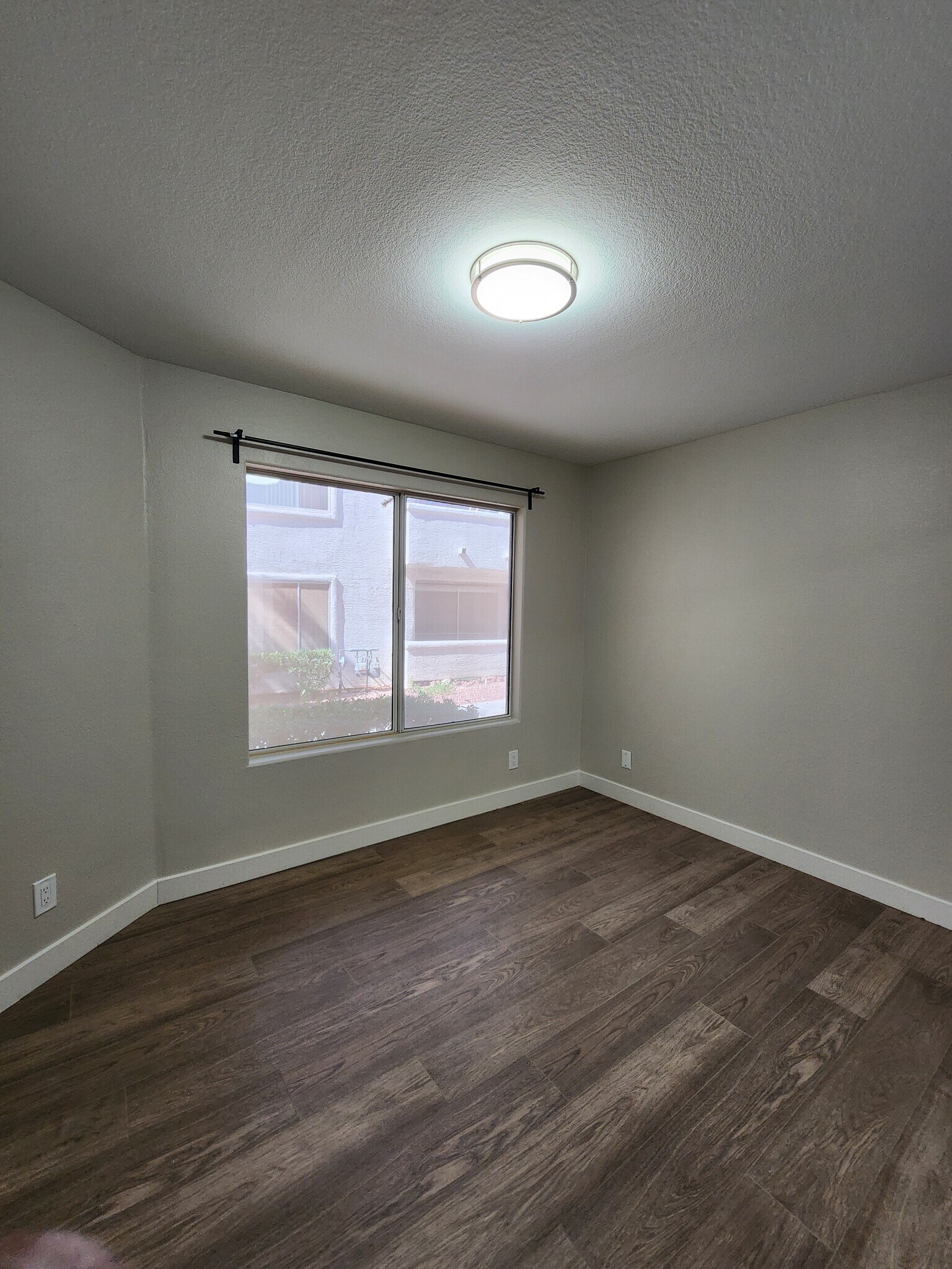 Building Photo - 3038 Tarpon Dr