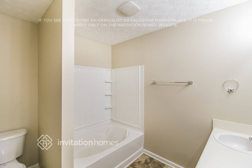 Building Photo - 3973 Cress Way Run