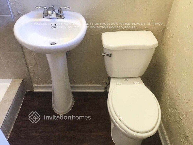 Building Photo - 3655 Searobin Dr SE