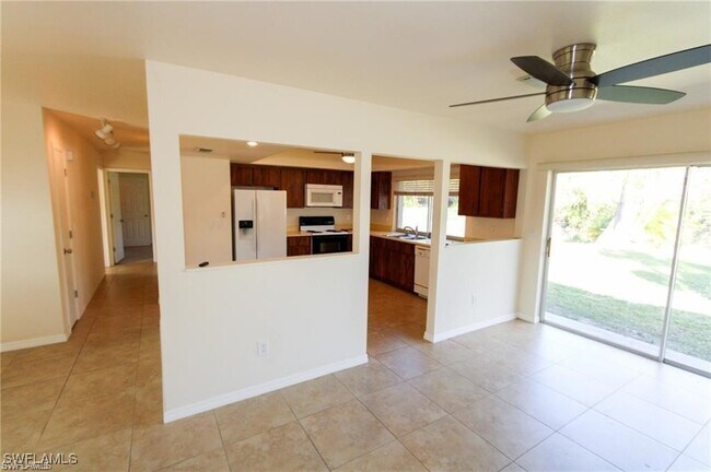 Building Photo - 1329 Torreya Cir