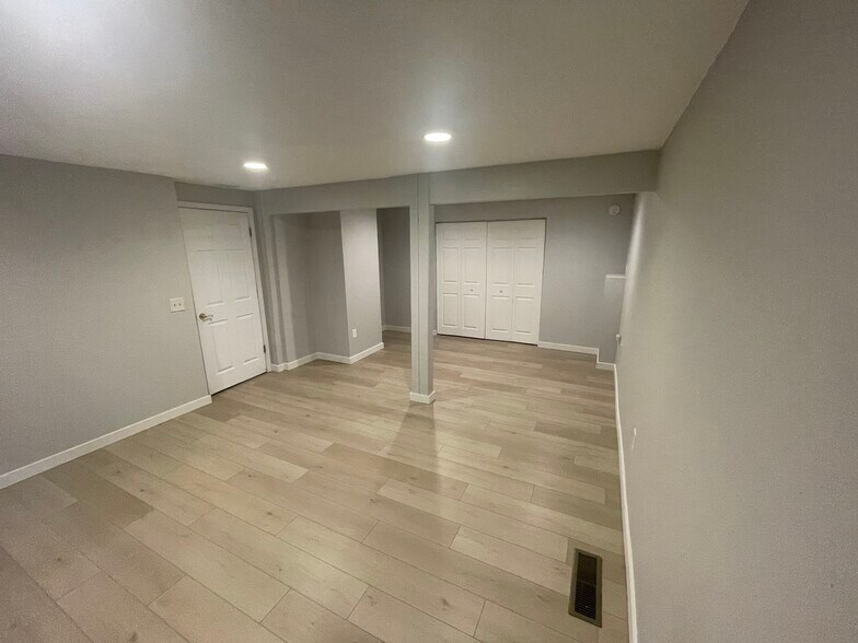 Building Photo - 3228 SW Dolph Ct