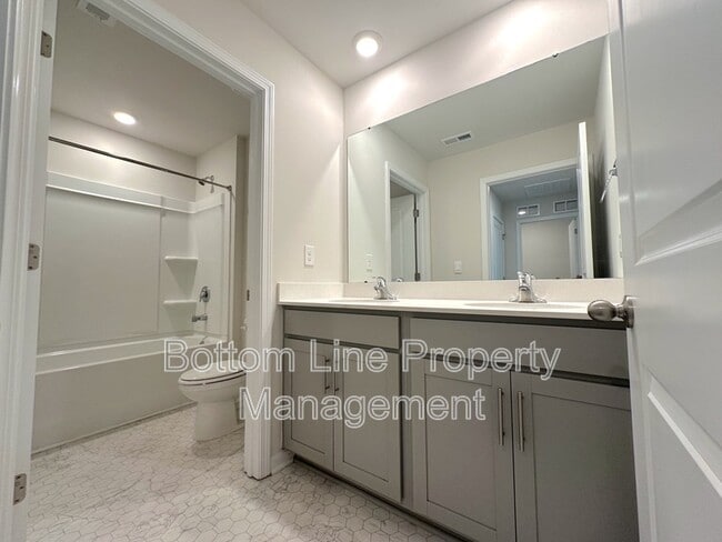 Building Photo - 2129 Allium Dr