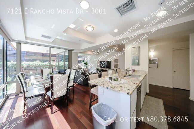 Building Photo - 7121 E Rancho Vista Dr