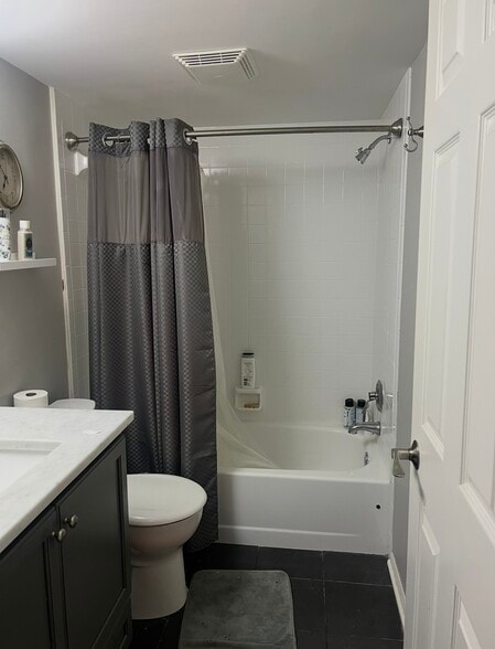 Building Photo - 51 W Blenkner St