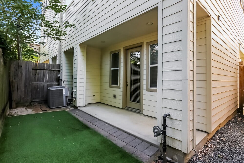 Building Photo - 1213 Cedarpost Tree Springs Pl