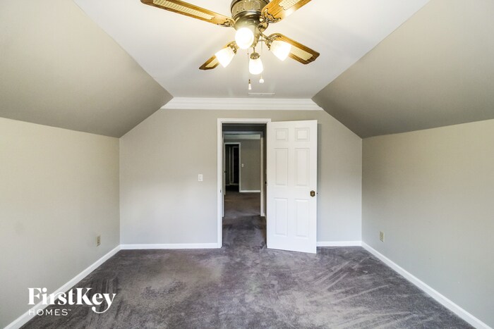Building Photo - 2721 Harvest Dr SE