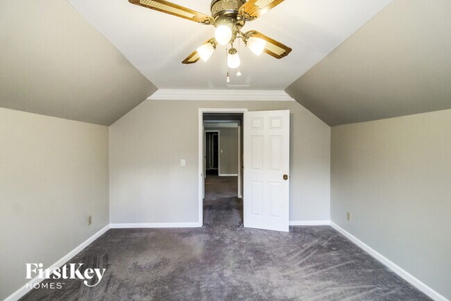 Building Photo - 2721 Harvest Dr SE