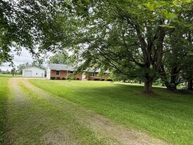 Building Photo - 4456 Seville Rd