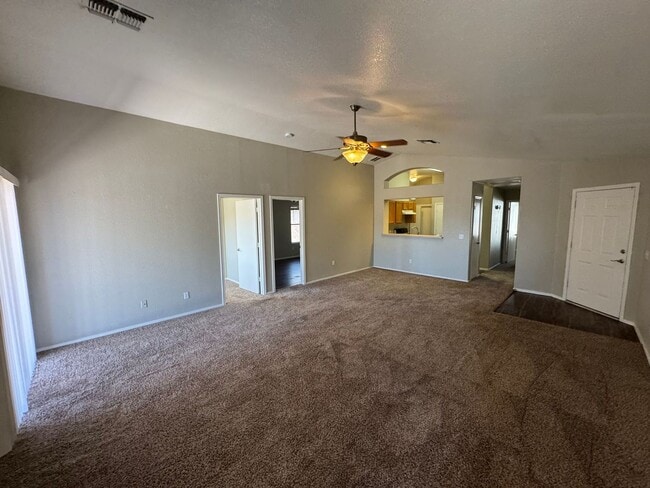 Building Photo - 3 Bedroom - 2 Bath - 1285 Sq. Ft.  - 2 Car Garage - Marana
