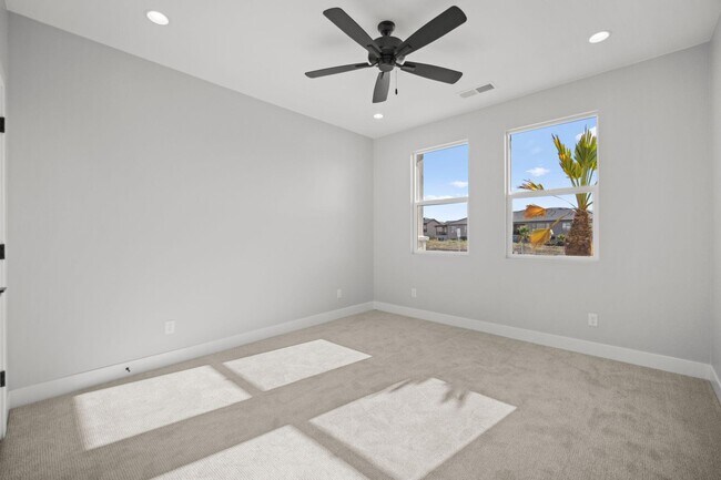 Building Photo - 362 Firerock Way