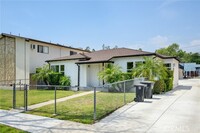 Building Photo - 1007 W Angeleno Ave