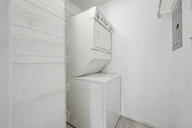 Building Photo - 14000 N 94th St