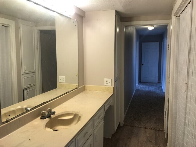 Building Photo - 5217 Williams Dr