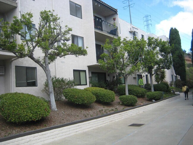 Building Photo - 6780 Friars Rd