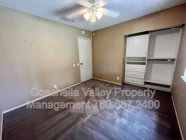 Building Photo - 40120 Sagewood Dr