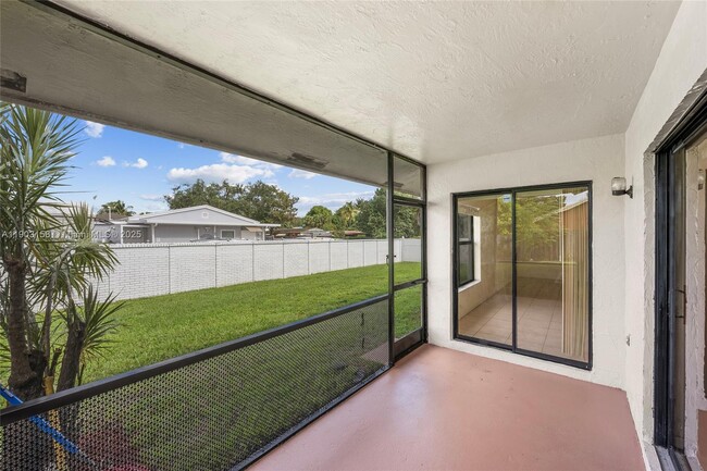 Building Photo - 9601 Dunhill Dr