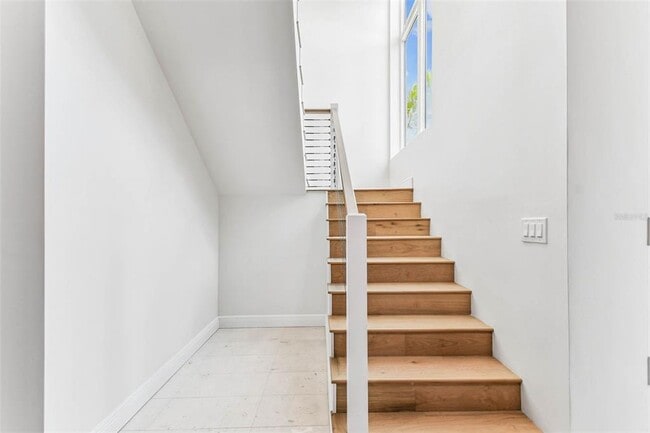 Building Photo - 3 Treasure Ln