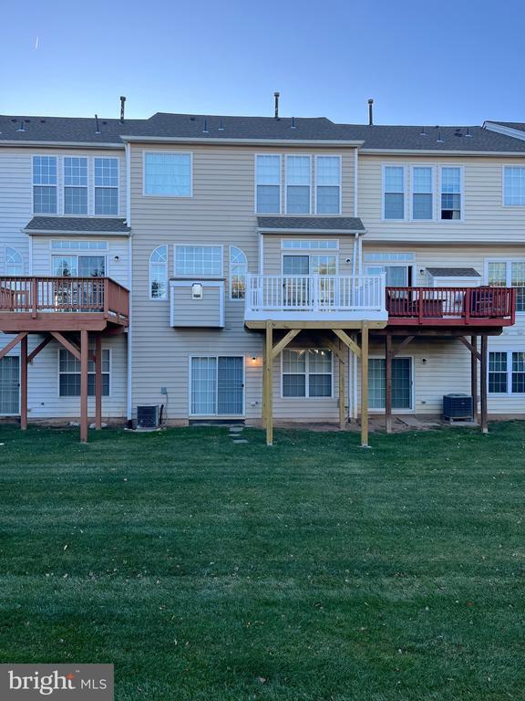 Building Photo - 895 Chatfield Rd