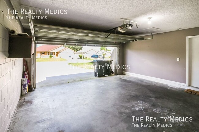 Building Photo - 10 Sawfish Ln