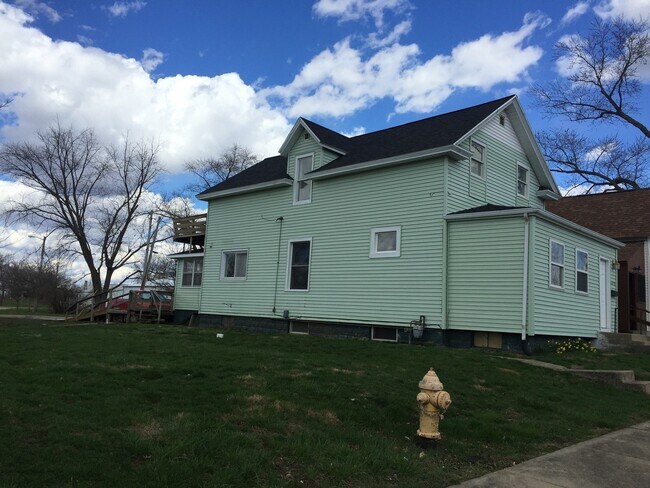 Primary Photo - 2-Story 4 Bed/2 Bath Home with Basement & W/D