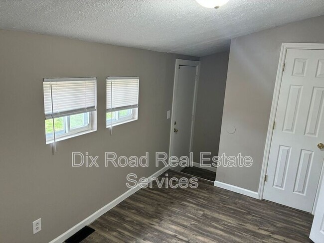 Building Photo - 715 Lorain Ave