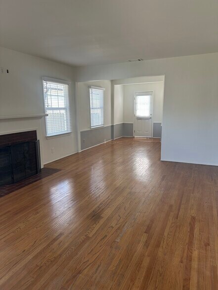 Building Photo - 229 N Griffith Park Dr