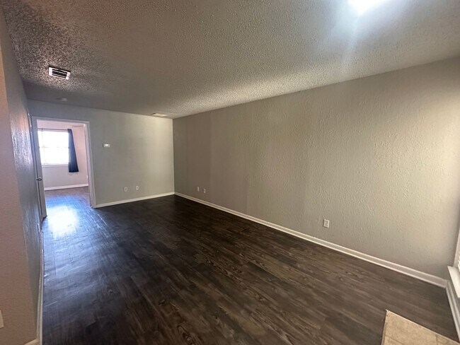 Building Photo - 4502 Gaston Ave