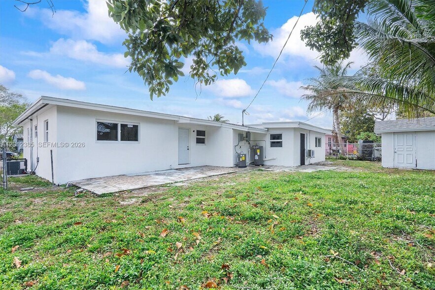 Building Photo - 1061 NW 108th Ter