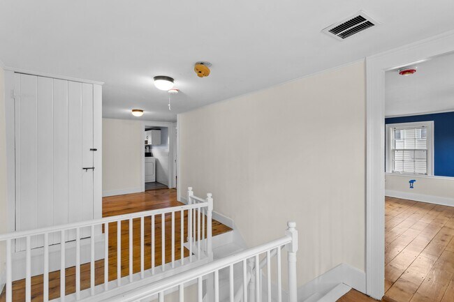 Building Photo - 80 Lafayette Rd